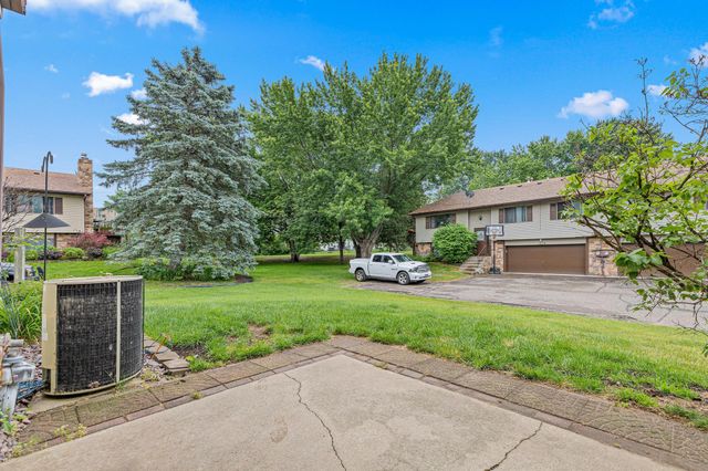 792 Tanglewood Drive, Shoreview, MN 55126
