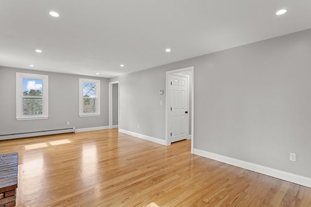 25 Rock Rd, Tyngsborough, MA 01879