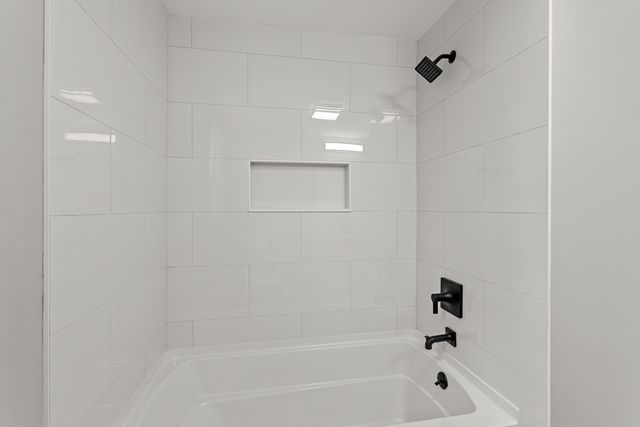 25 Rock Rd, Tyngsborough, MA 01879