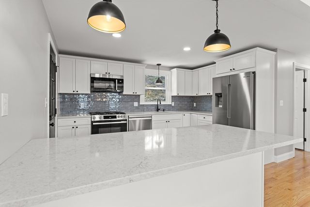 25 Rock Rd, Tyngsborough, MA 01879