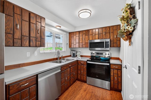 30312 10th Avenue S, Federal Way, WA 98003