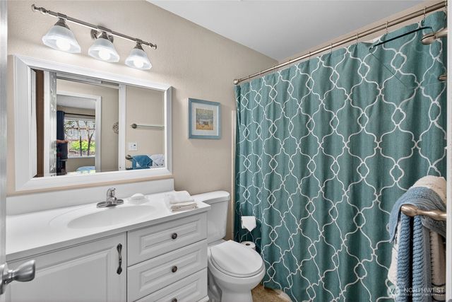 30312 10th Avenue S, Federal Way, WA 98003