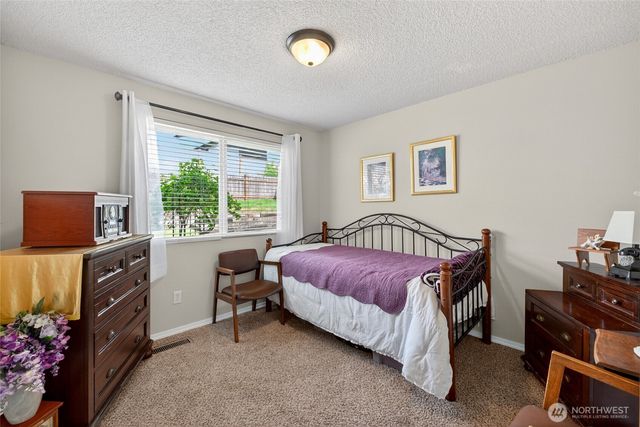 30312 10th Avenue S, Federal Way, WA 98003