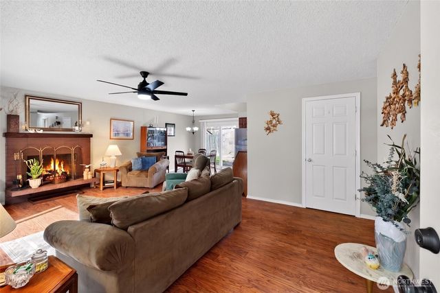 30312 10th Avenue S, Federal Way, WA 98003