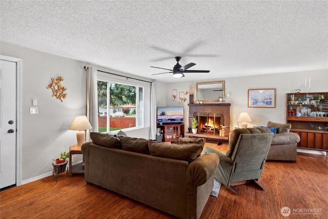30312 10th Avenue S, Federal Way, WA 98003