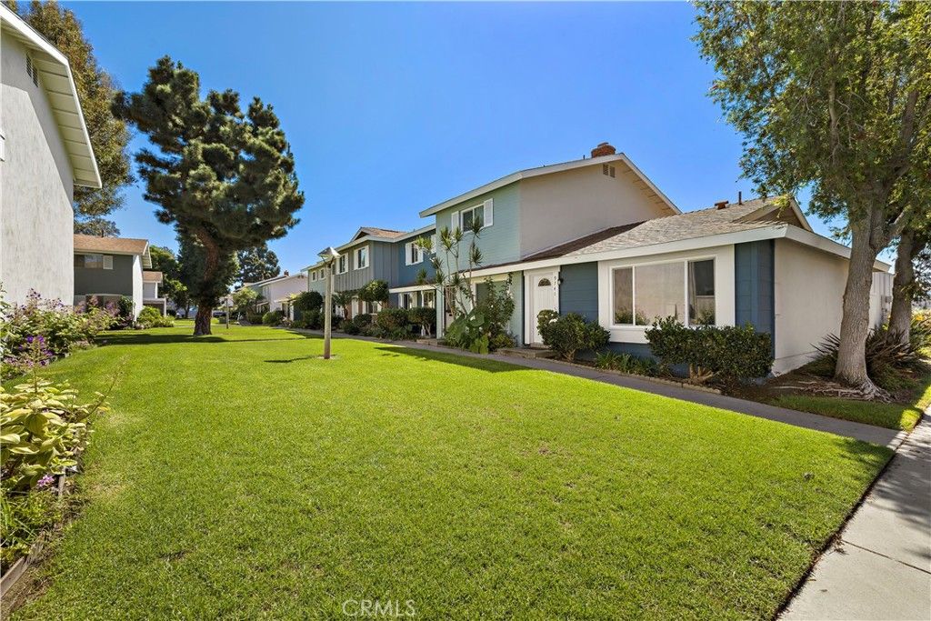 9741 Cornwall Drive, Huntington Beach, CA 92646 — photo 2