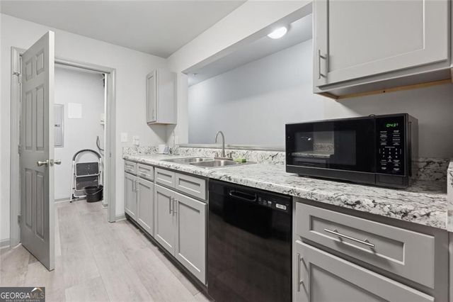 3102 Fairington Village Drive, Lithonia, GA 30038