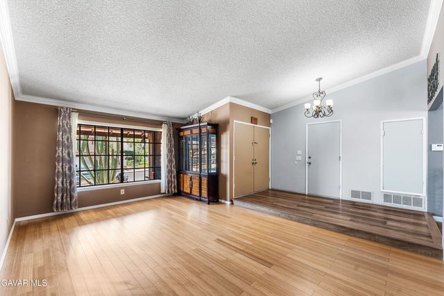 16035 Circle Diamond Road, Sylmar, CA 91342