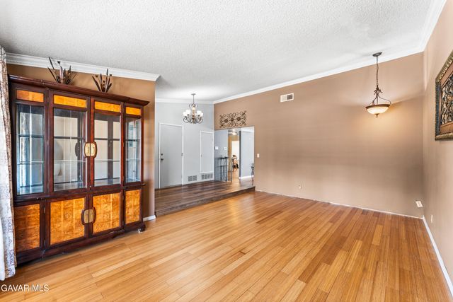 16035 Circle Diamond Road, Sylmar, CA 91342