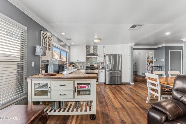 16035 Circle Diamond Road, Sylmar, CA 91342