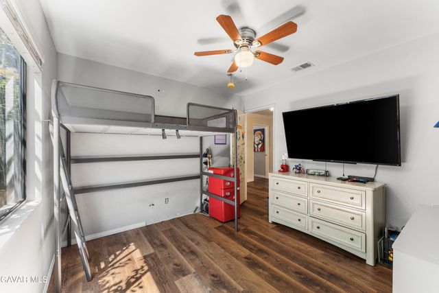 16035 Circle Diamond Road, Sylmar, CA 91342