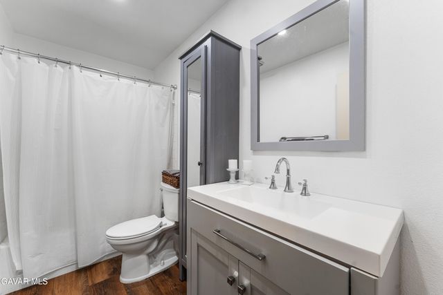 16035 Circle Diamond Road, Sylmar, CA 91342