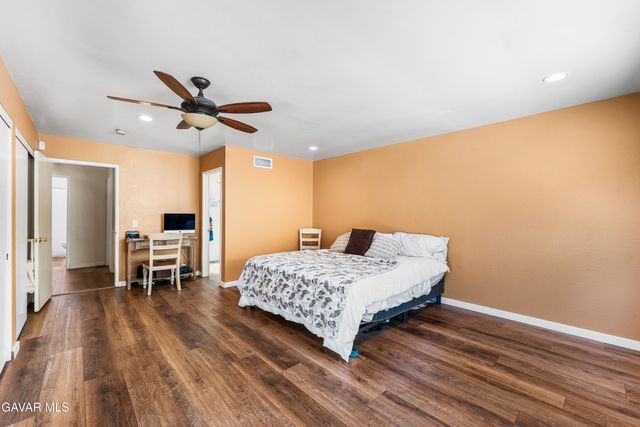 16035 Circle Diamond Road, Sylmar, CA 91342