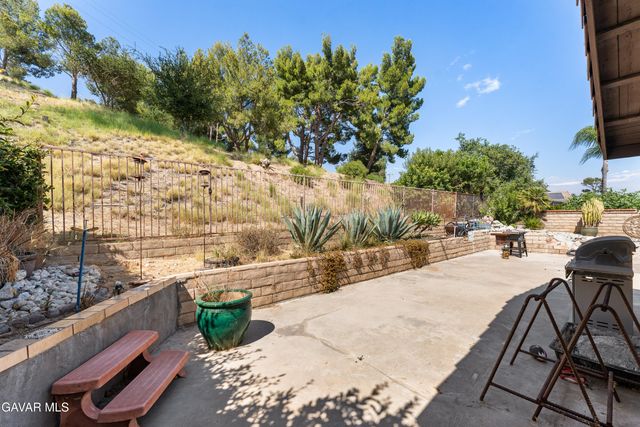 16035 Circle Diamond Road, Sylmar, CA 91342