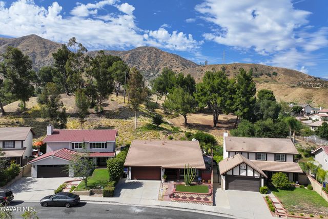 16035 Circle Diamond Road, Sylmar, CA 91342