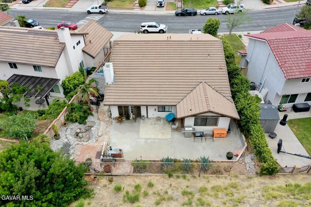 16035 Circle Diamond Road, Sylmar, CA 91342
