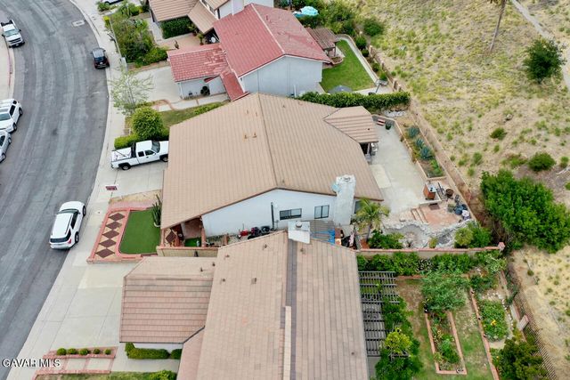 16035 Circle Diamond Road, Sylmar, CA 91342