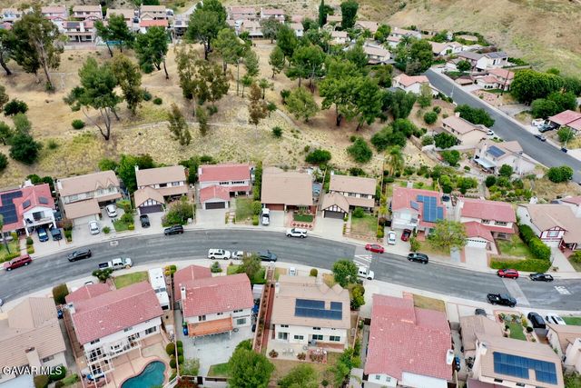 16035 Circle Diamond Road, Sylmar, CA 91342