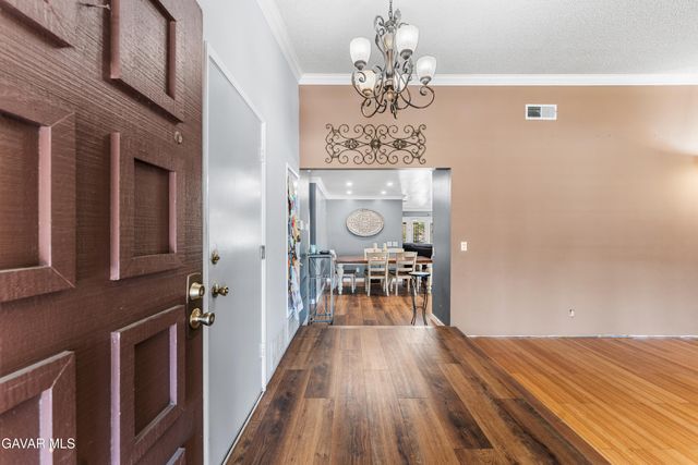 16035 Circle Diamond Road, Sylmar, CA 91342