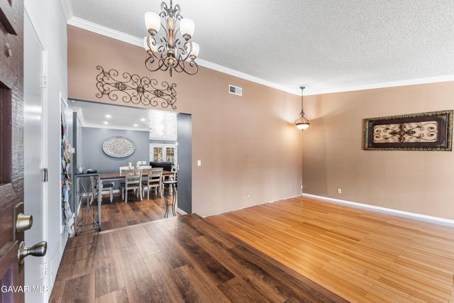 16035 Circle Diamond Road, Sylmar, CA 91342