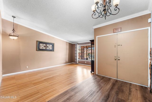 16035 Circle Diamond Road, Sylmar, CA 91342