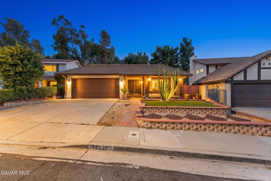 16035 Circle Diamond Road, Sylmar, CA 91342