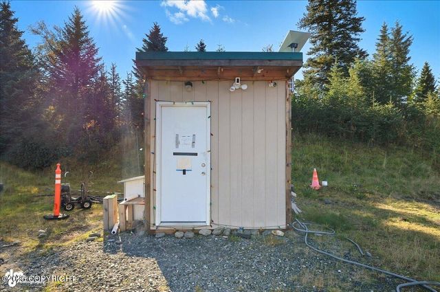 74057 Anchor Point Road, Anchor Point, AK 99556