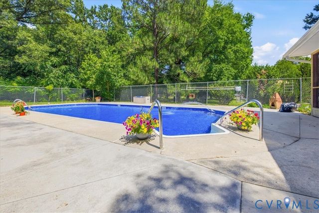 404 Bermuda Hundred Rd, Chester, VA 23836