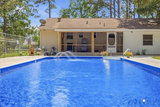 404 Bermuda Hundred Rd, Chester, VA 23836