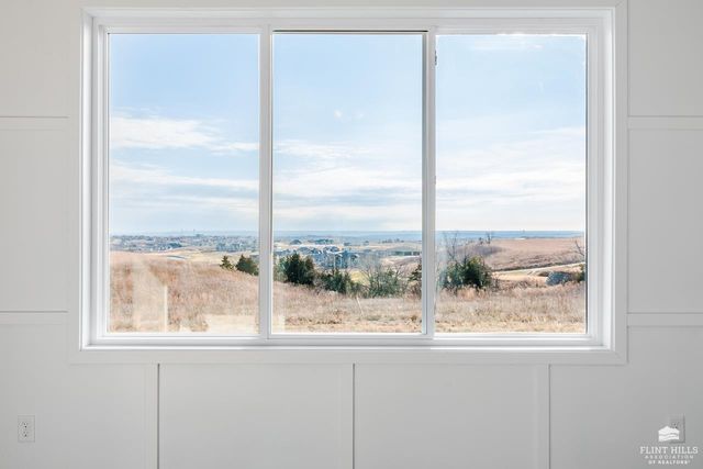 5617 Goheen Drive, Manhattan, KS 66503