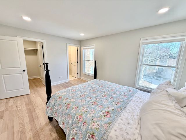 455 Kensington Court, Naperville, IL 60563