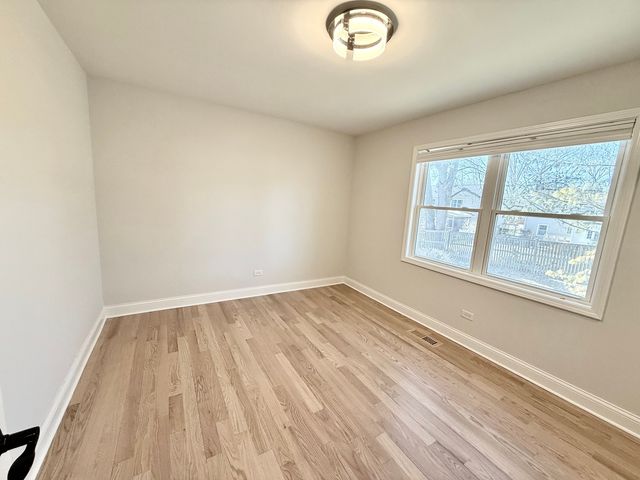 455 Kensington Court, Naperville, IL 60563