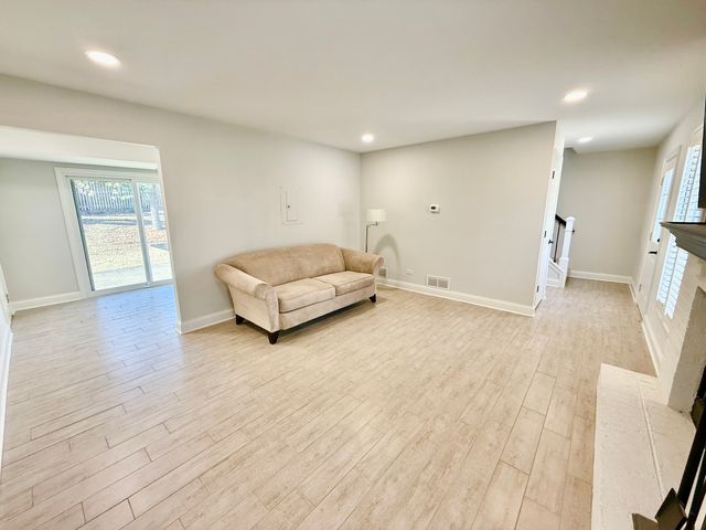 455 Kensington Court, Naperville, IL 60563