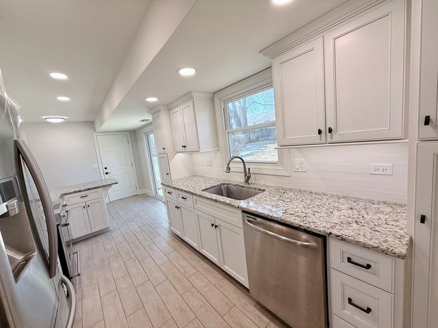 455 Kensington Court, Naperville, IL 60563