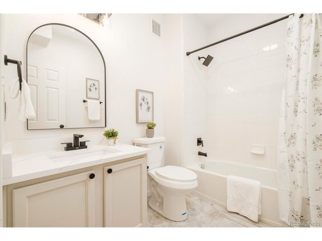 15700 E Jamison Dr 2-204, Englewood, CO 80112