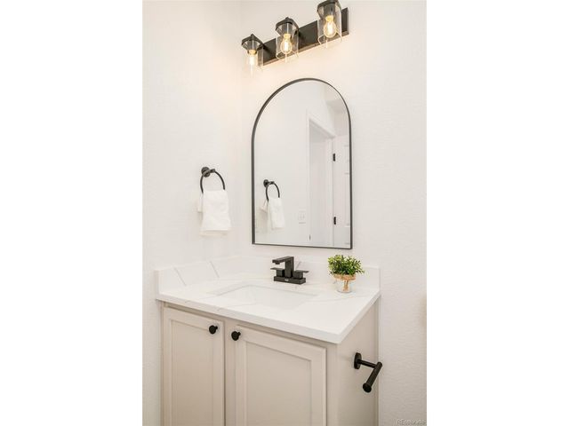 15700 E Jamison Dr 2-204, Englewood, CO 80112