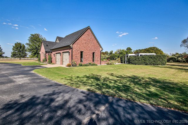 1814 E 161st Street S, Bixby, OK 74008