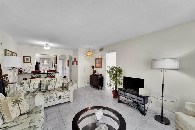 1439 S Ocean Blvd Apt 105, Pompano Beach, FL 33062