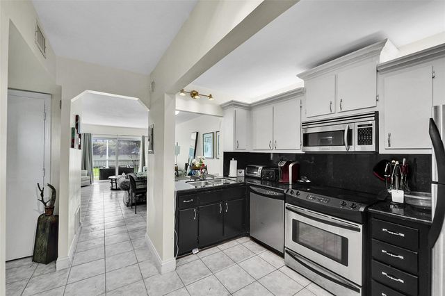 1439 S Ocean Blvd Apt 105, Pompano Beach, FL 33062