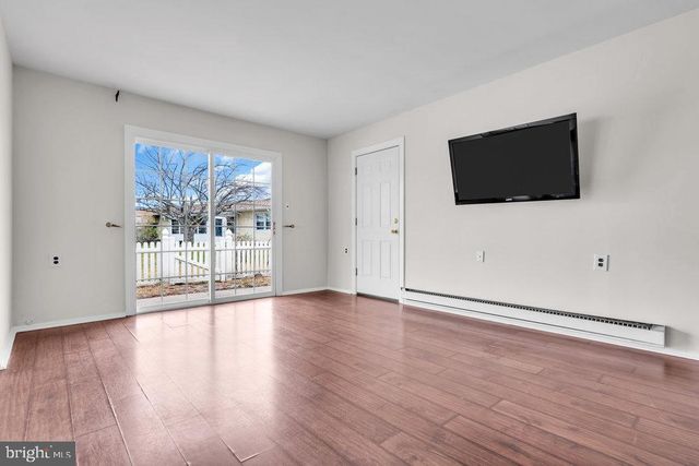 201 BLAKE CIR, Brick, NJ 08724