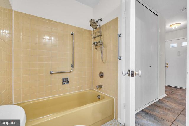 201 BLAKE CIR, Brick, NJ 08724