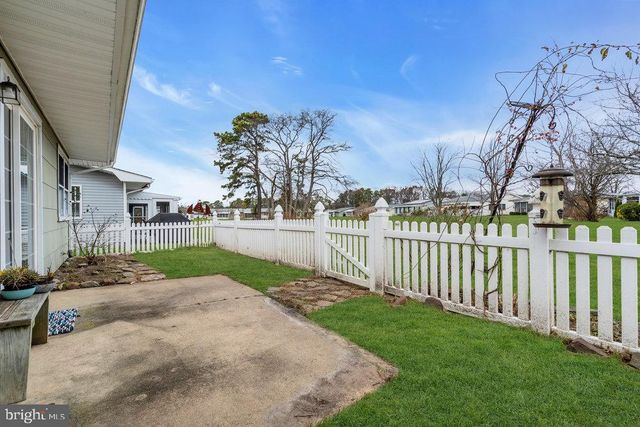 201 BLAKE CIR, Brick, NJ 08724