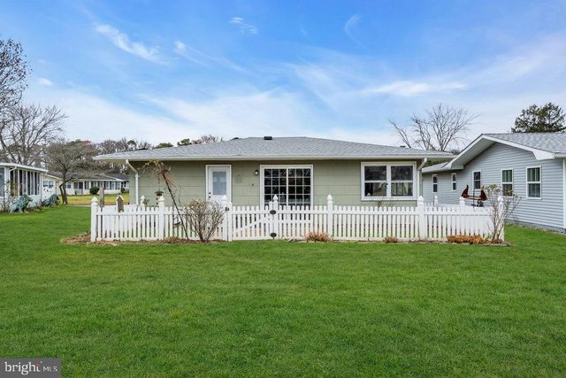 201 BLAKE CIR, Brick, NJ 08724