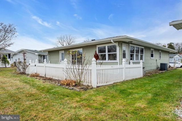 201 BLAKE CIR, Brick, NJ 08724