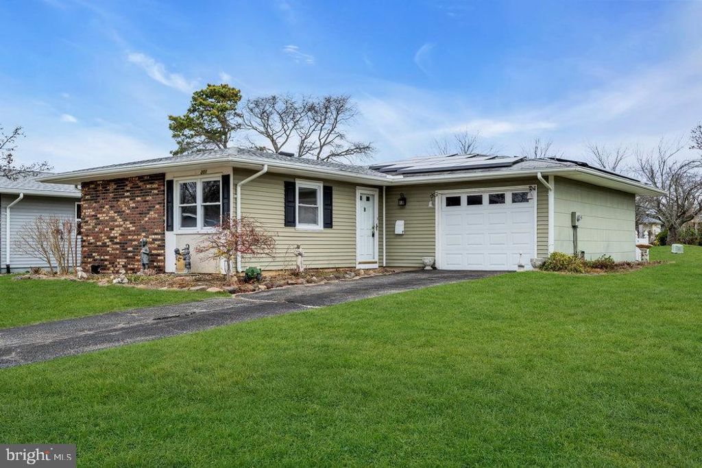 201 BLAKE CIR, Brick, NJ 08724