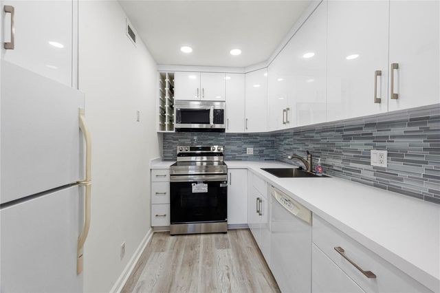 2840 NE 14th Street Causeway 304A, Pompano Beach, FL 33062