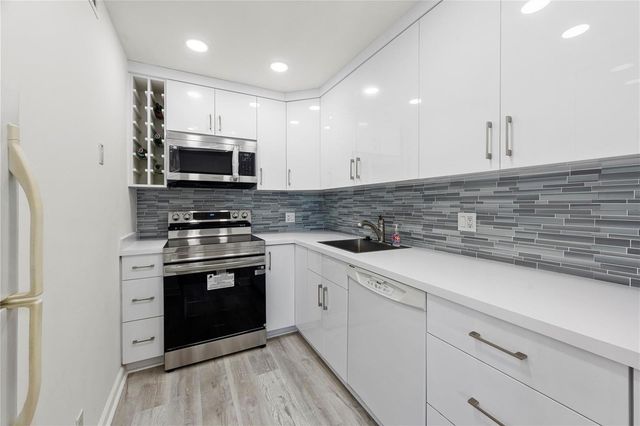 2840 NE 14th Street Causeway 304A, Pompano Beach, FL 33062