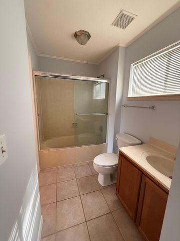 300 Yacht Club Drive 8, Niceville, FL 32578