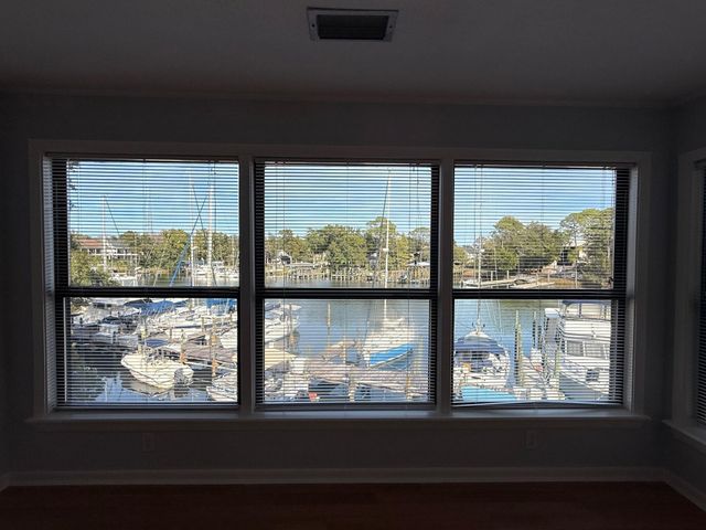 300 Yacht Club Drive 8, Niceville, FL 32578