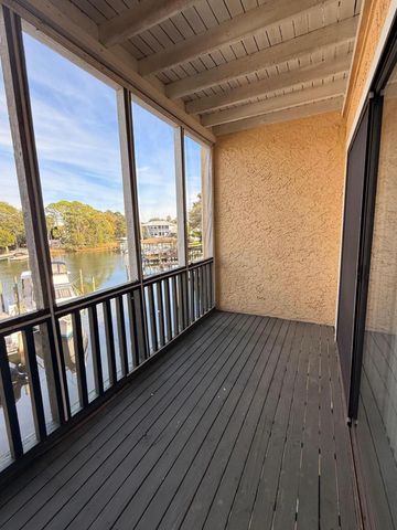 300 Yacht Club Drive 8, Niceville, FL 32578